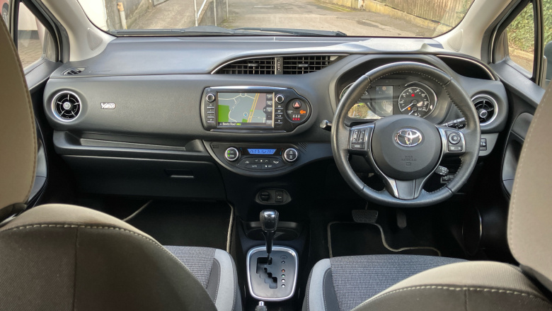 Toyota Yaris 1.5 Hybrid Y20 5dr CVT [Bi-tone] Hybrid Hatchback